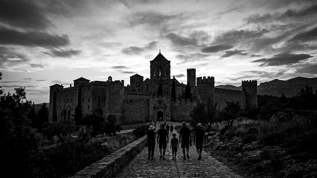 Schwarzweiss-Reportage vom Wahrzeichen Kloster Poblet in Vimbodi, Spanien
