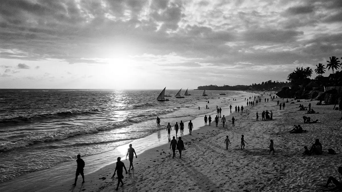 Schwarzweiss-Reportage vom Wahrzeichen Diani Beach in Ukunda, Kenia