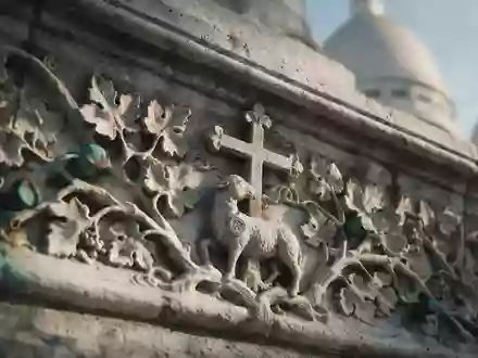 Extreme Makroaufnahme eines Materialdetails am Wahrzeichen Sacre-Coeur Paris in Paris Frankreich, taktile Struktur und weiches - Foto: THN