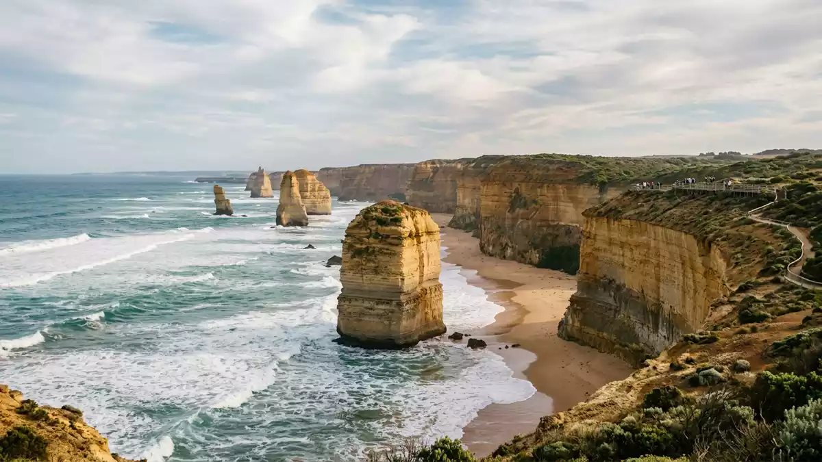 Editorial-Reisemagazinbild vom Wahrzeichen Zwölf Apostel Australien in Port Campbell, Austra…
