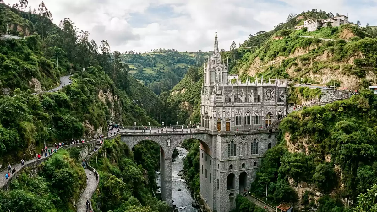 Editorial-Reisemagazinbild vom Wahrzeichen Las-Lajas-Heiligtum in Ipiales, Kolumbien