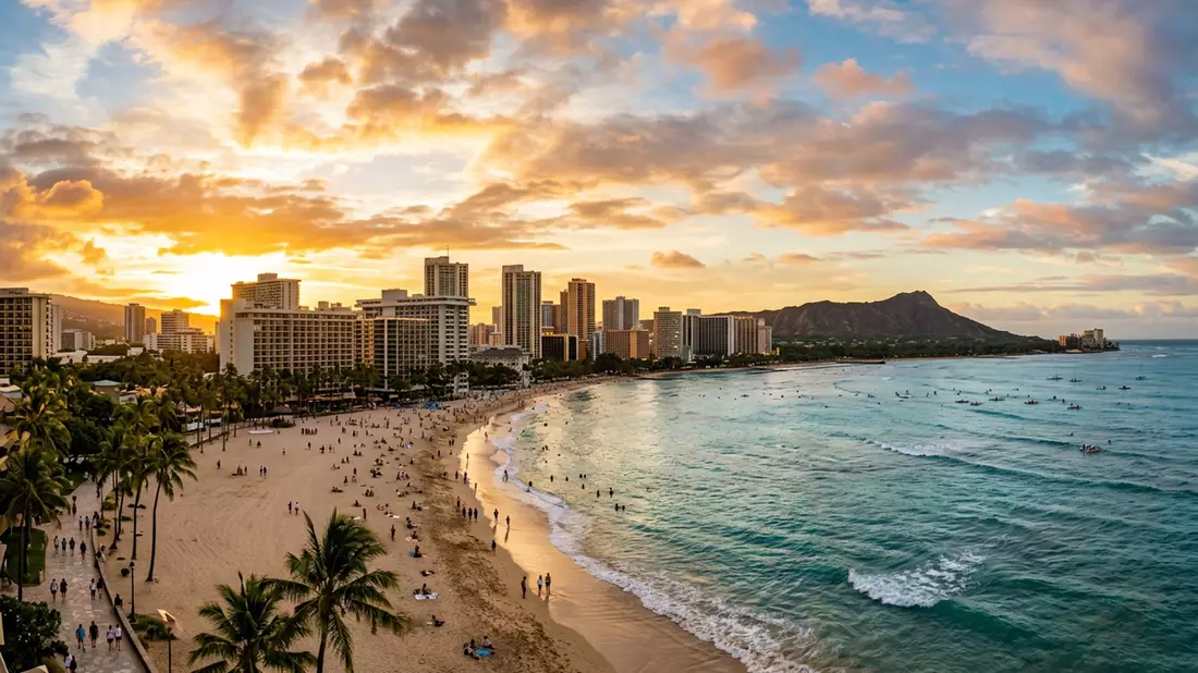Fotorealistische Ansicht von Waikiki Beach in Honolulu, USA im Abendlicht