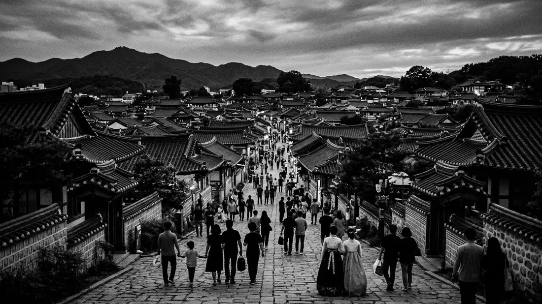 Schwarzweiss-Reportage vom Wahrzeichen Jeonju Hanok Village in Jeonju, Sudkorea