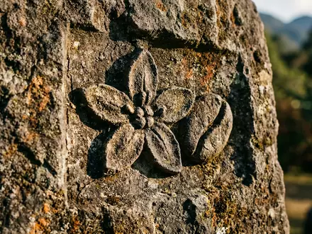 Extreme Makroaufnahme eines Materialdetails am Wahrzeichen Boquete in Boquete Panama, taktile Struktur und weiches Seitenlicht - Foto: THN