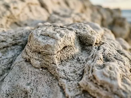 Extreme Makroaufnahme eines Materialdetails am Wahrzeichen Scala dei Turchi in Realmonte Italien, taktile Struktur und - Foto: THN