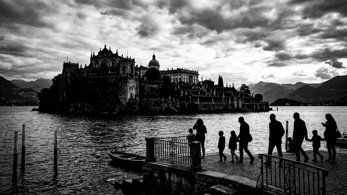 Schwarzweiss-Reportage vom Wahrzeichen Isola Bella Lago Maggiore in Stresa, Italien