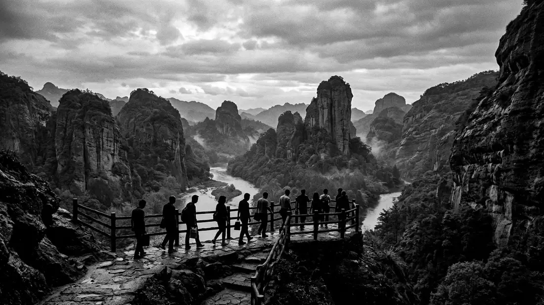 Schwarzweiss-Reportage vom Wahrzeichen Wuyi-Gebirge in Nanping, China
