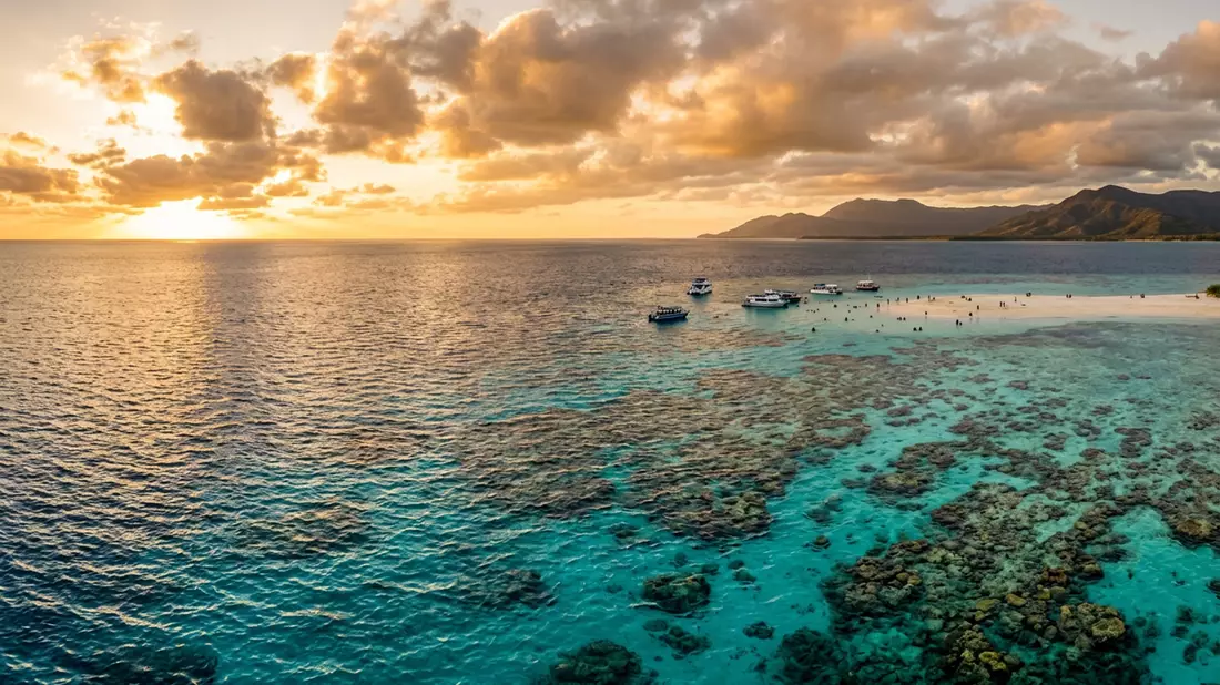 Fotorealistische Ansicht von Great Barrier Reef in Cairns, Australien im Abendlicht