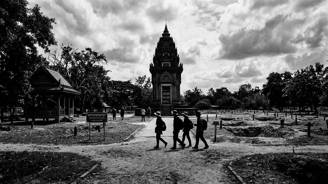 Schwarzweiss-Reportage vom Wahrzeichen Killing Fields Phnom Penh in Phnom Penh, Kambodscha