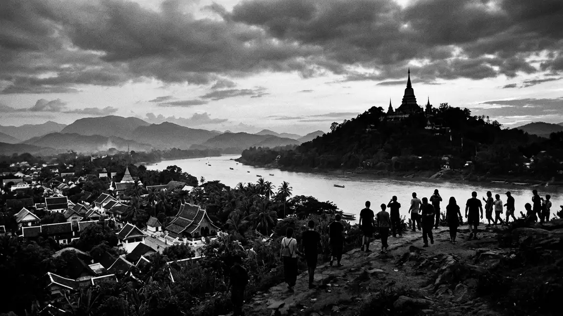 Schwarzweiss-Reportage vom Wahrzeichen Altstadt Luang Prabang in Luang Prabang, Laos