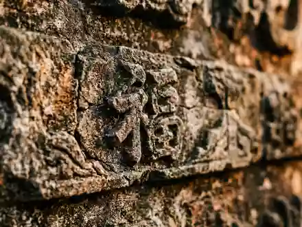Extreme Makroaufnahme eines Materialdetails am Wahrzeichen Altstadt Hoi An in Hoi An Vietnam, taktile Struktur - Foto: THN