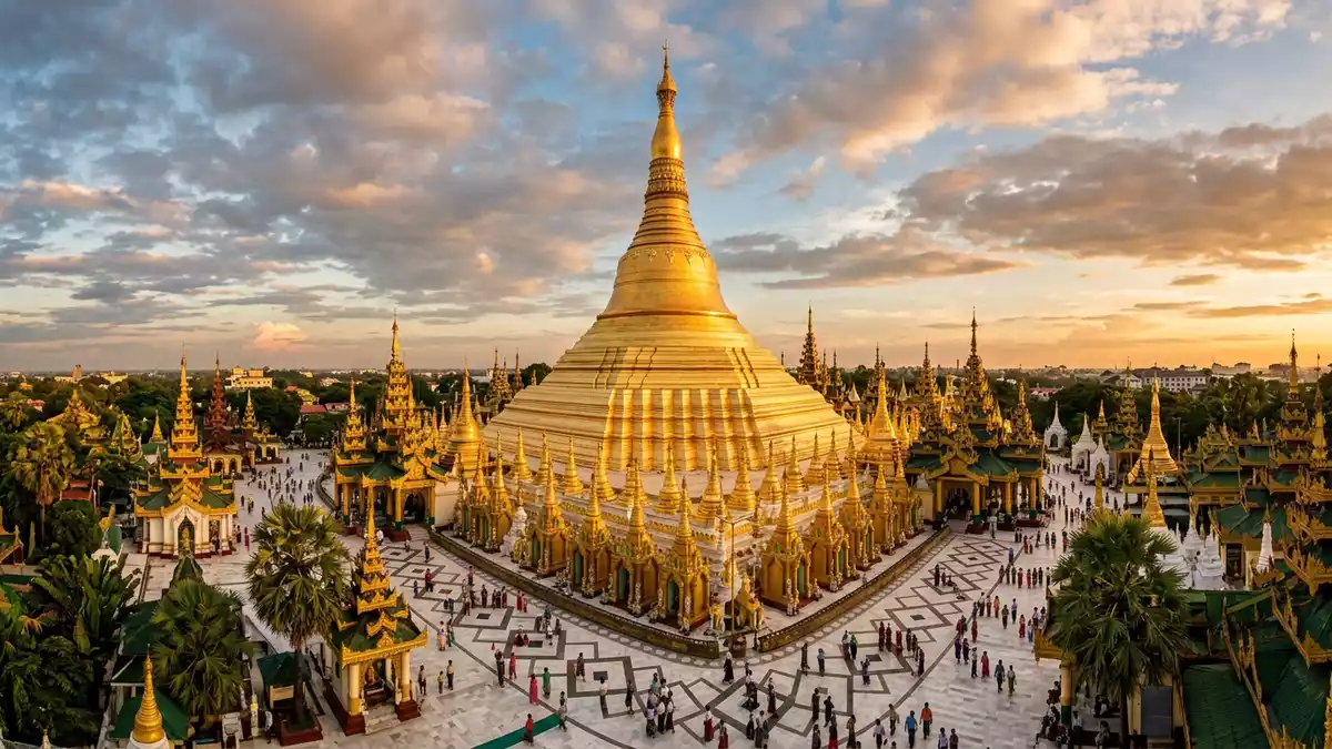 Fotorealistische Ansicht von Shwedagon-Pagode Yangon in Yangon, Myanmar im Abendlicht