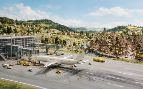 Editorialbild im Reisemagazin-Stil vom Wahrzeichen Miniatur Wunderland Hamburg in Hamburg Deutschland, ausgewogene Bildgestaltung und natuerliches - Foto: THN