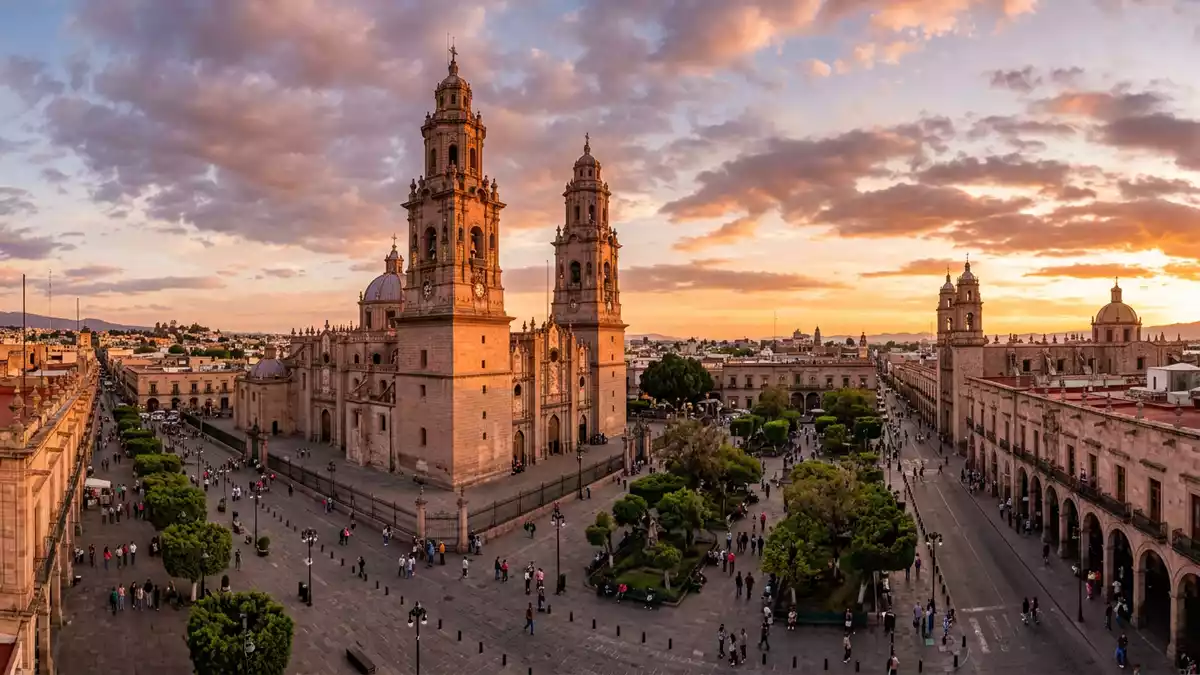 Fotorealistische Ansicht von Morelia Altstadt in Morelia, Mexiko im Abendlicht
