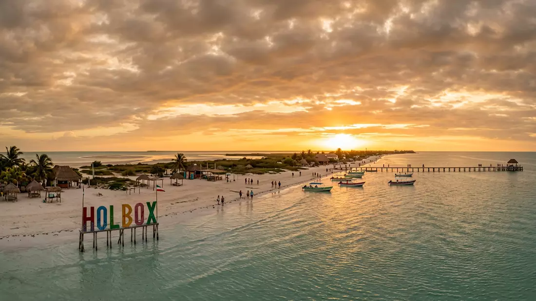 Fotorealistische Ansicht von Isla Holbox in Holbox, Mexiko im Abendlicht