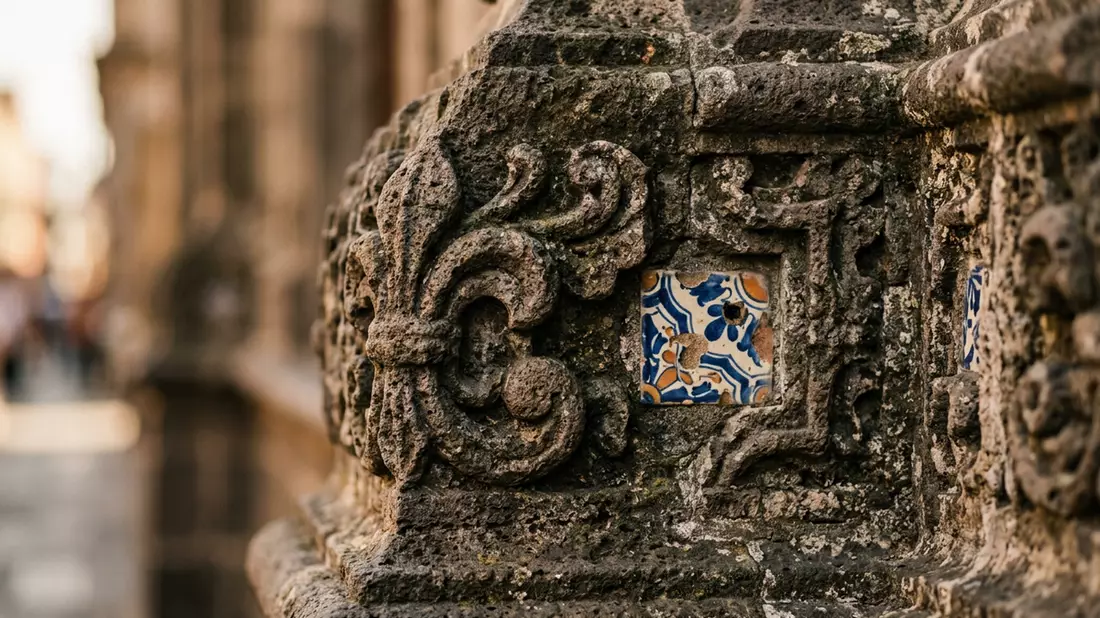 Makroaufnahme eines Materialdetails am Wahrzeichen Puebla Altstadt, Puebla Mexiko