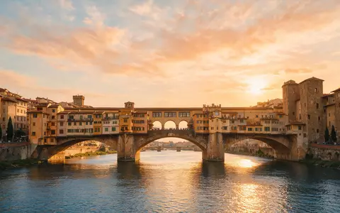 Fotorealistische Panoramaaufnahme von Ponte Vecchio Florenz in Florenz Italien, warmes Abendlicht auf Wahrzeichen - Foto: THN