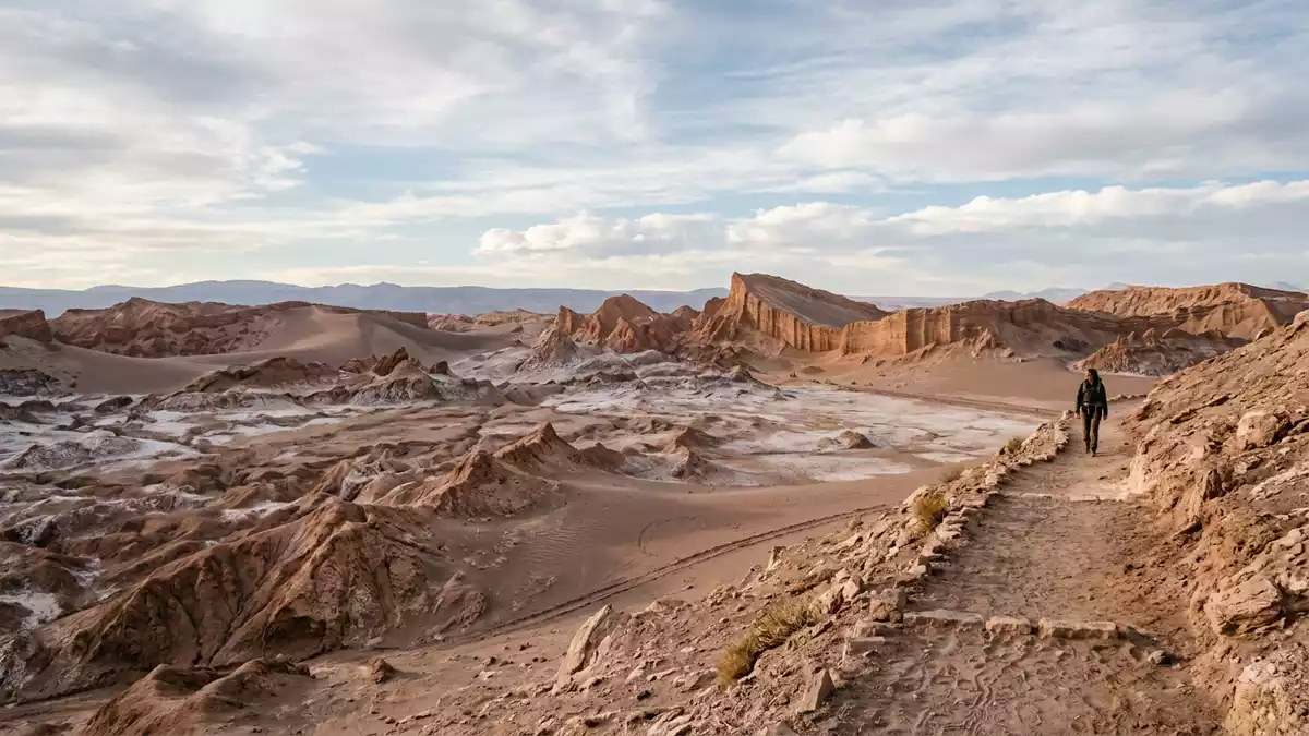 Editorial-Reisemagazinbild vom Wahrzeichen Valle de la Luna Atacama in San Pedro de Atacama,…