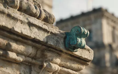 Extreme Makroaufnahme eines Materialdetails am Wahrzeichen Reichstag Berlin in Berlin Deutschland, taktile Struktur und weiches - Foto: THN