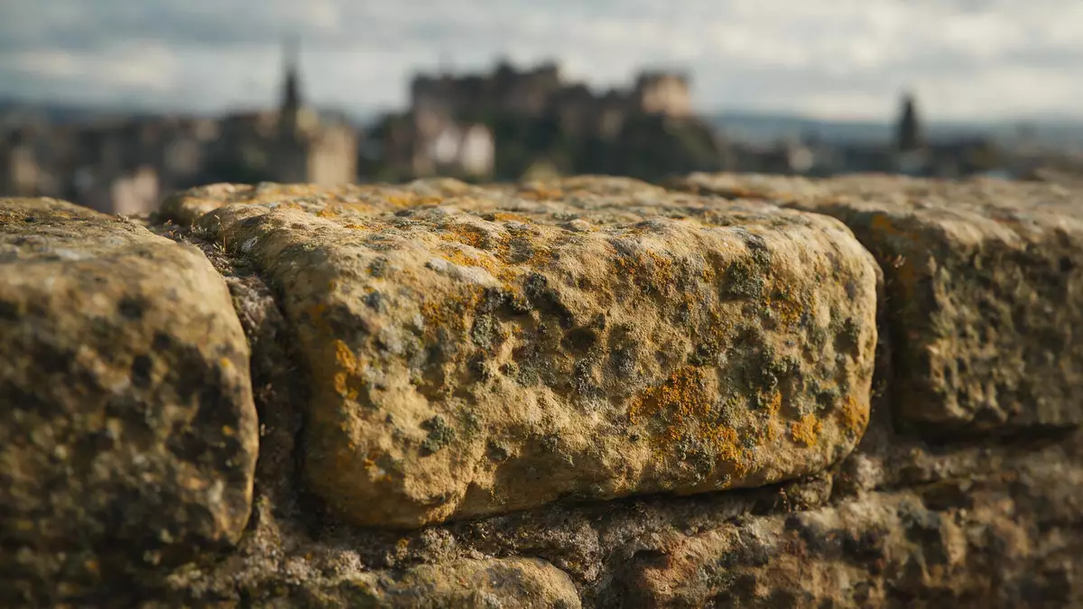 Makroaufnahme eines Materialdetails am Wahrzeichen Edinburgh Castle, Edinburgh Vereinigtes K…