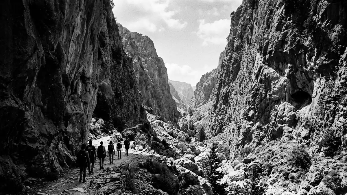 Schwarzweiss-Reportage vom Wahrzeichen Samaria-Schlucht in Kreta, Griechenland