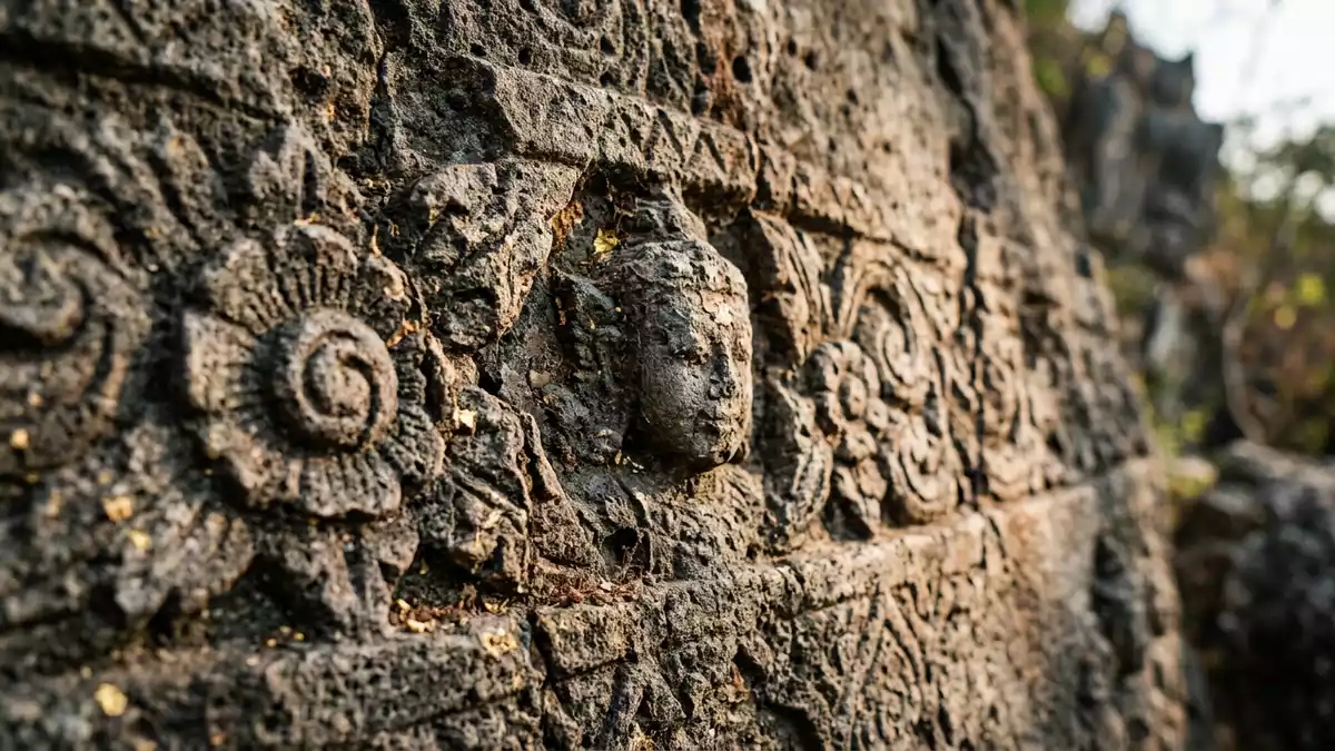 Makroaufnahme eines Materialdetails am Wahrzeichen Mount Popa, Kyaukpadaung Myanmar