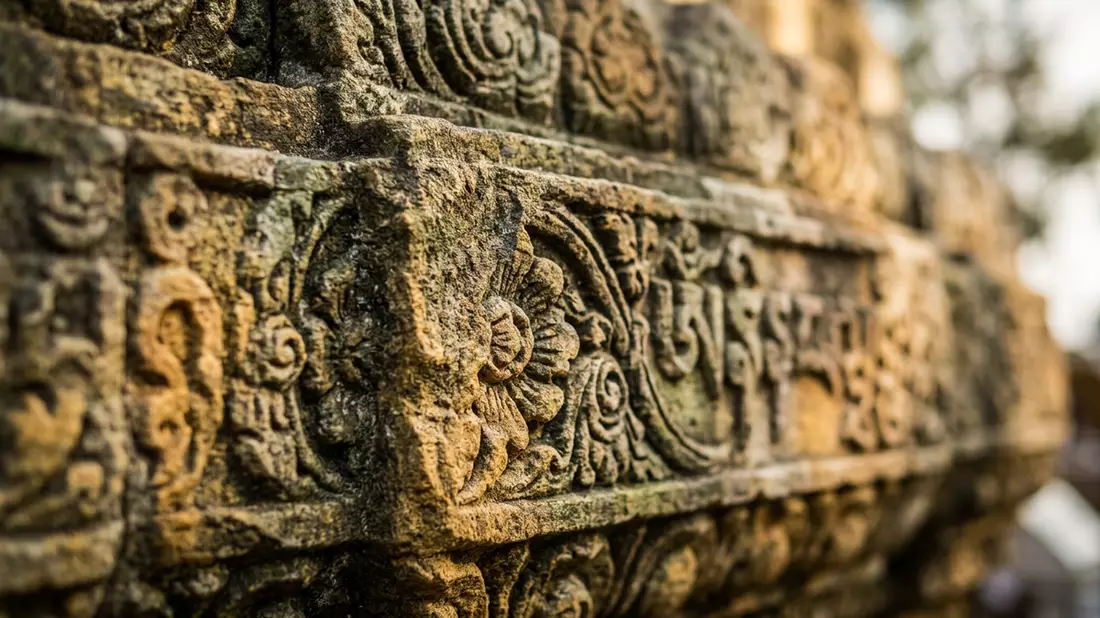 Makroaufnahme eines Materialdetails am Wahrzeichen Goldener Felsen Kyaiktiyo, Kyaikto Myanmar