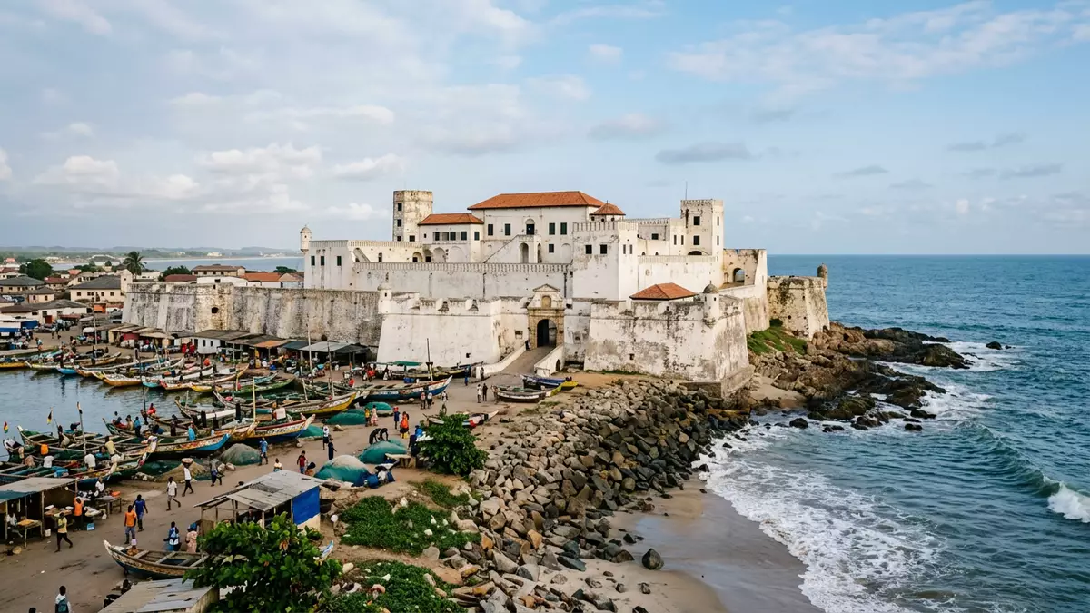 Editorial-Reisemagazinbild vom Wahrzeichen Elmina Castle in Elmina, Ghana