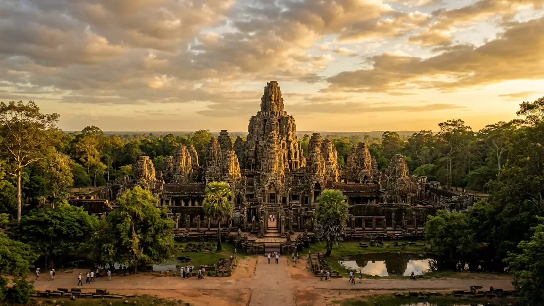 Fotorealistische Ansicht von Angkor Thom in Siem Reap, Kambodscha im Abendlicht