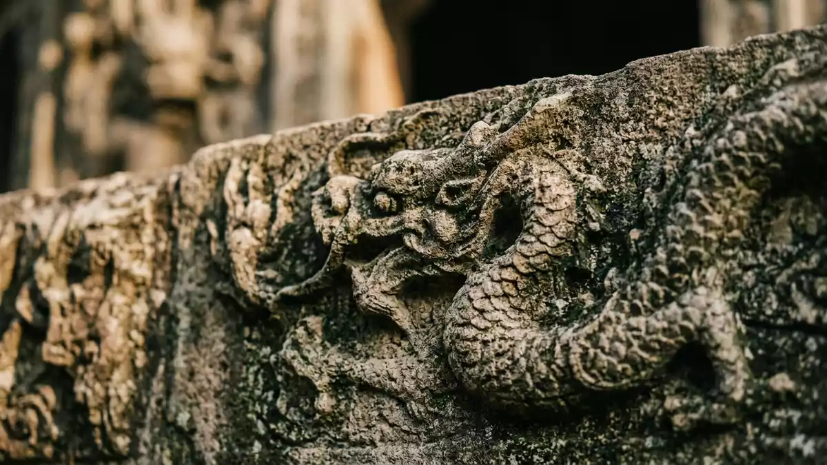 Makroaufnahme eines Materialdetails am Wahrzeichen Drachen-und-Tiger-Pagoden, Kaohsiung Taiwan
