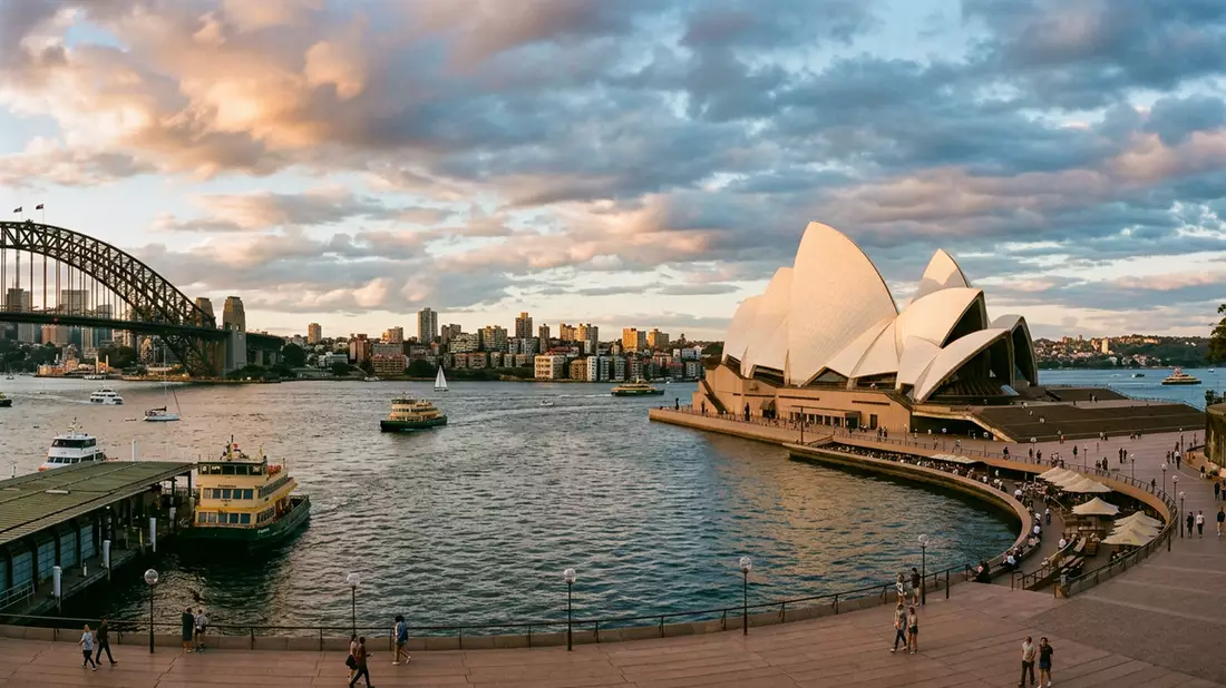 Editorial-Reisemagazinbild vom Wahrzeichen Sydney Opera House in Sydney, Australien