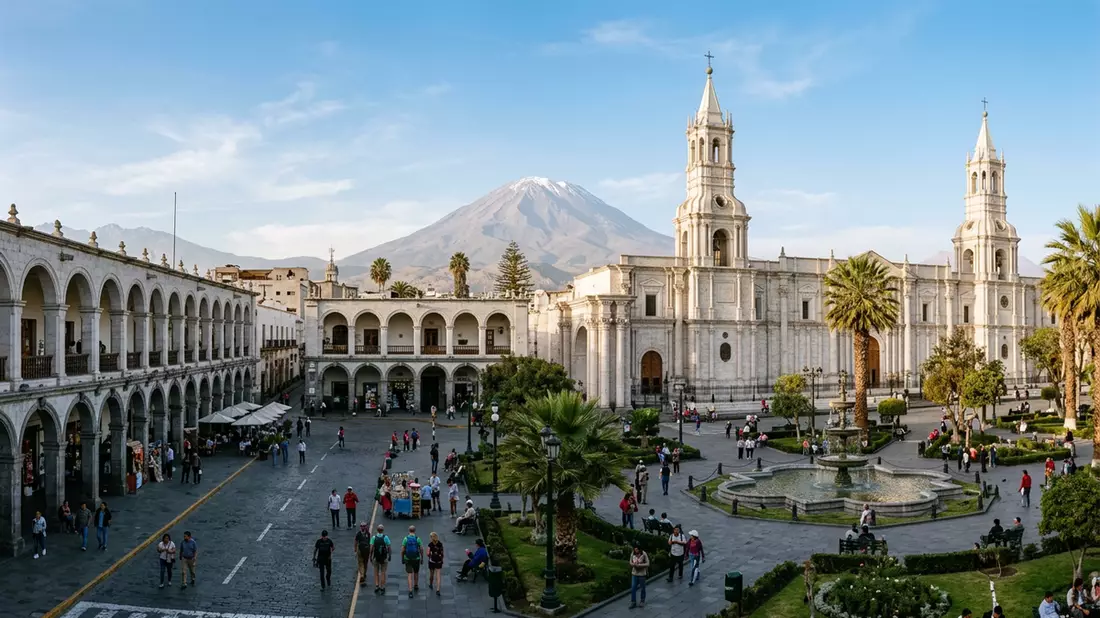 Editorial-Reisemagazinbild vom Wahrzeichen Arequipa Altstadt in Arequipa, Peru