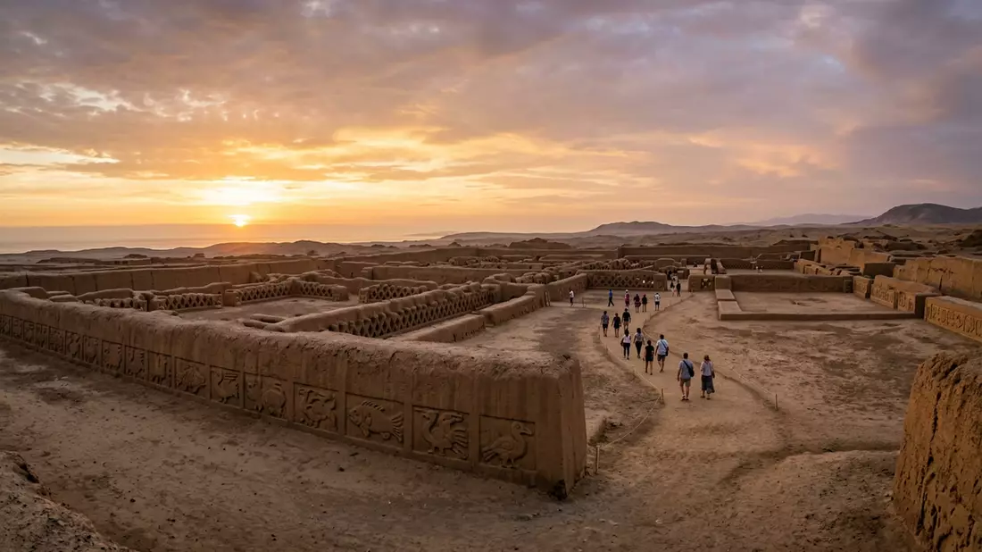 Fotorealistische Ansicht von Chan Chan in Trujillo, Peru im Abendlicht