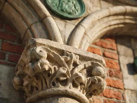 Extreme Makroaufnahme eines Materialdetails am Wahrzeichen Wawel-Schloss Krakau in Krakau Polen, taktile Struktur und weiches - Foto: THN