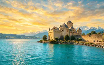 Fotorealistische Panoramaaufnahme von Schloss Chillon in Montreux Schweiz, warmes Abendlicht auf Wahrzeichen - Foto: THN
