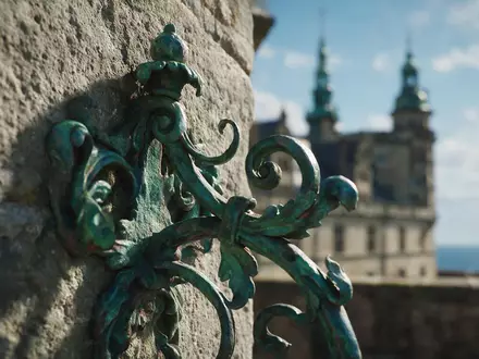 Extreme Makroaufnahme eines Materialdetails am Wahrzeichen Schloss Kronborg in Helsingör Dänemark, taktile Struktur und weiches - Foto: THN