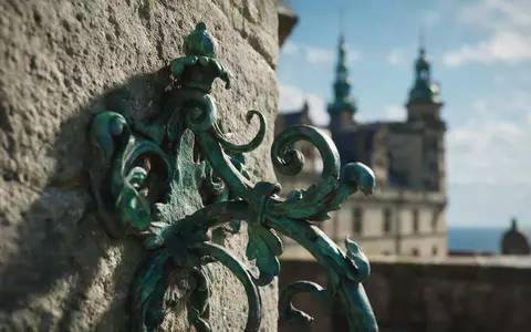 Extreme Makroaufnahme eines Materialdetails am Wahrzeichen Schloss Kronborg in Helsingör Dänemark, taktile Struktur und weiches - Foto: THN