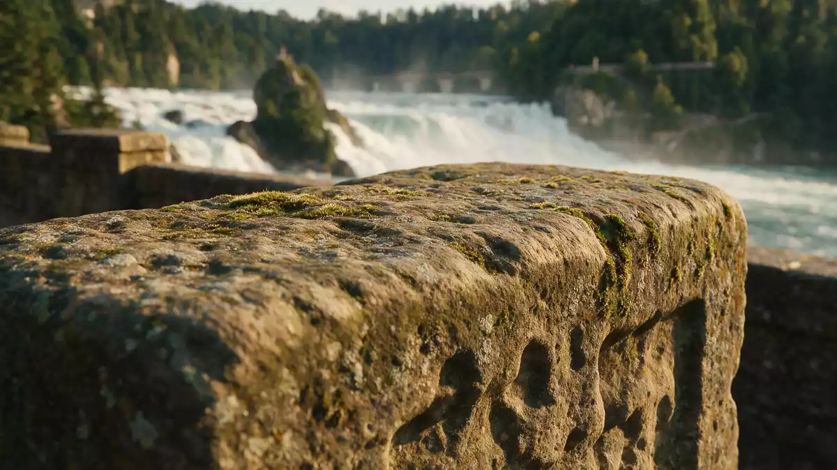 Makroaufnahme eines Materialdetails am Wahrzeichen Rheinfall Schaffhausen, Neuhausen am Rhei…