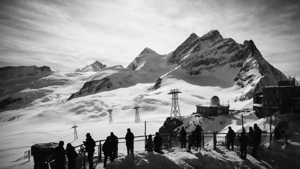 Schwarzweiss-Reportage vom Wahrzeichen Jungfraujoch in Jungfraujoch, Schweiz
