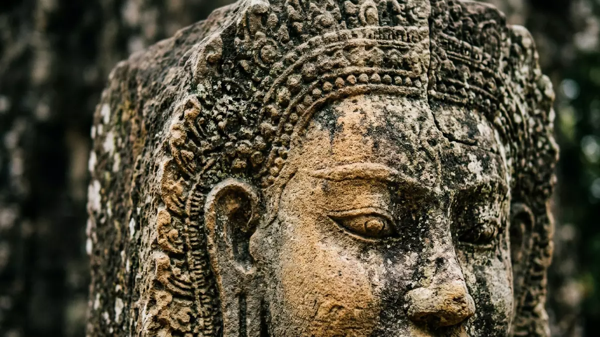 Makroaufnahme eines Materialdetails am Wahrzeichen Bayon-Tempel, Siem Reap Kambodscha