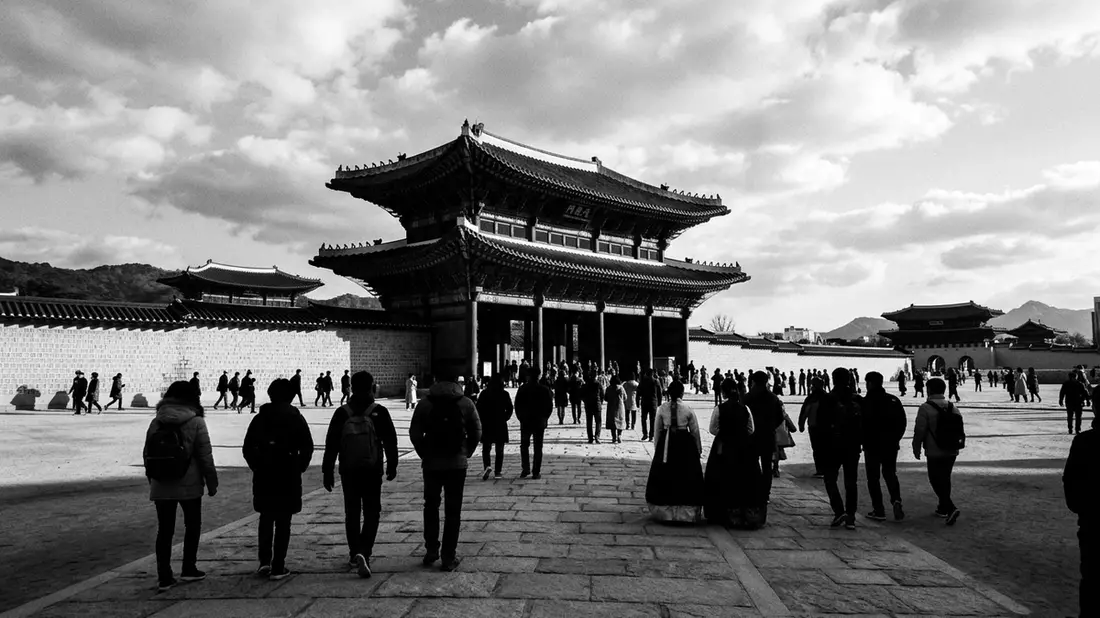 Schwarzweiss-Reportage vom Wahrzeichen Gyeongbokgung Seoul in Seoul, Südkorea