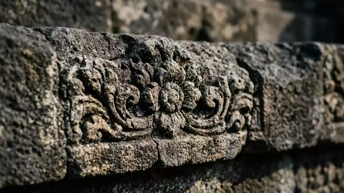 Makroaufnahme eines Materialdetails am Wahrzeichen Borobudur, Magelang Indonesien