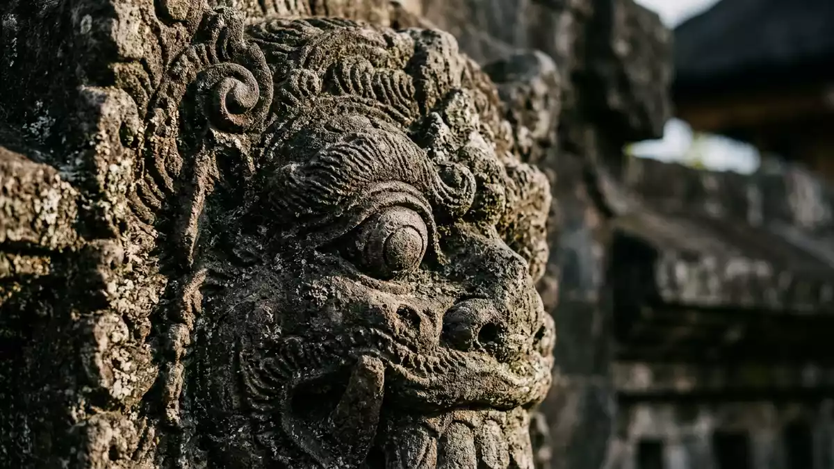 Makroaufnahme eines Materialdetails am Wahrzeichen Uluwatu-Tempel Bali, Pecatu Indonesien