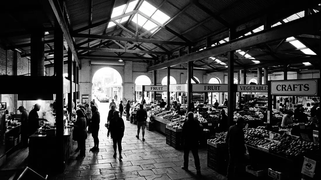 Schwarzweiss-Reportage vom Wahrzeichen Fremantle Markt in Fremantle, Australien