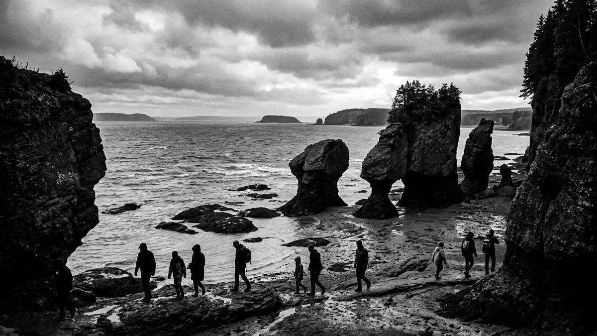 Schwarzweiss-Reportage vom Wahrzeichen Bay of Fundy in Saint John, Kanada