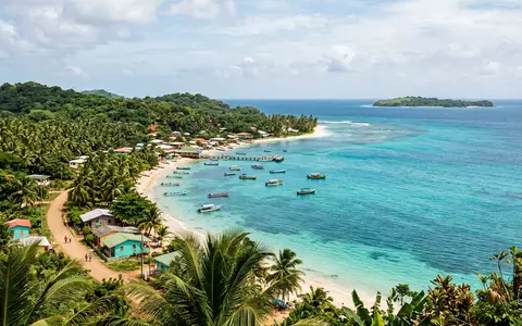 Editorialbild im Reisemagazin-Stil vom Wahrzeichen Corn Islands in Big Corn Island Nicaragua, ausgewogene Bildgestaltung und - Foto: THN