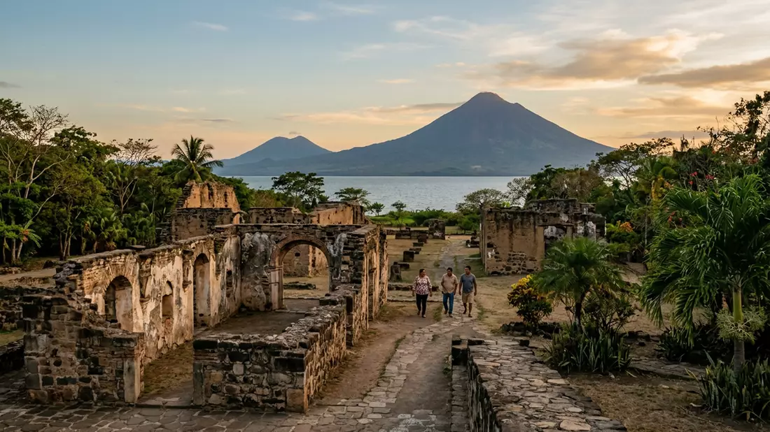 Editorial-Reisemagazinbild vom Wahrzeichen Leon Viejo in Leon, Nicaragua
