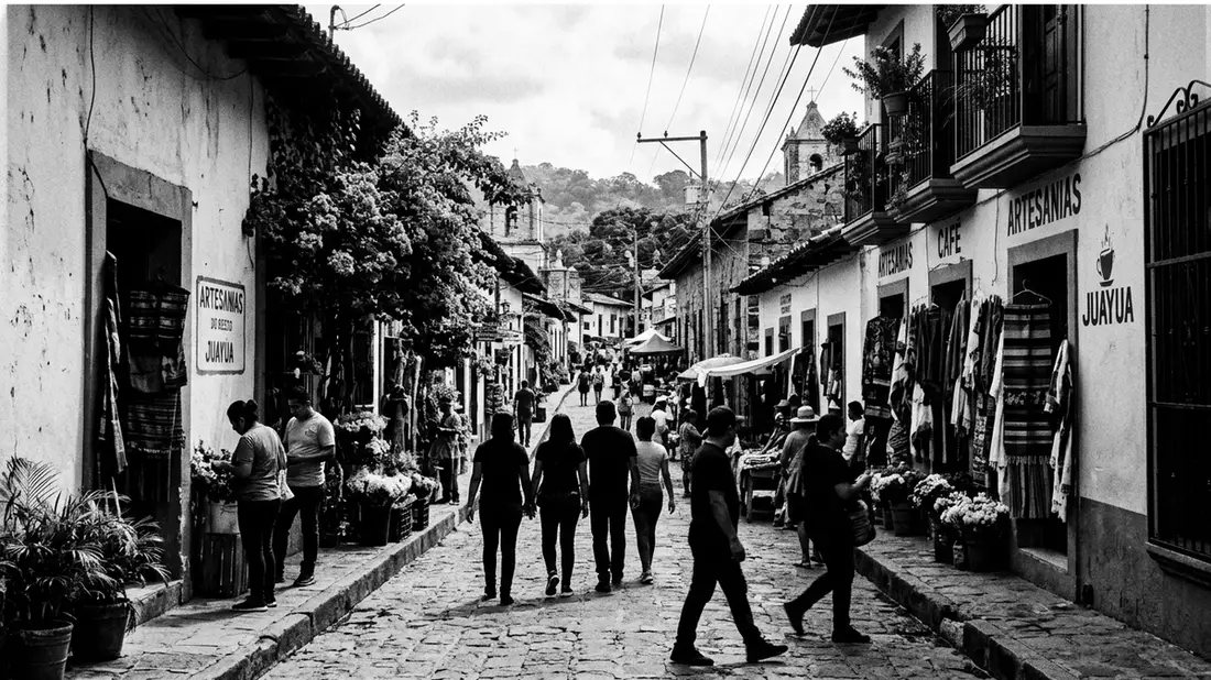 Schwarzweiss-Reportage vom Wahrzeichen Ruta de las Flores in Juayua, El Salvador