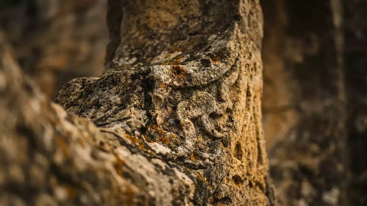 Makroaufnahme eines Materialdetails am Wahrzeichen Puente Nuevo Ronda, Ronda Spanien