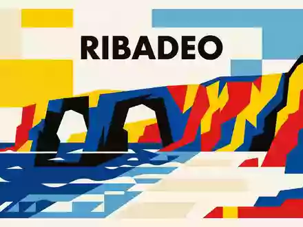Bauhaus-Poster als geometrische Abstraktion von Playa de las Catedrales in Ribadeo Spanien, kraeftige Grundfarben und - Foto: THN